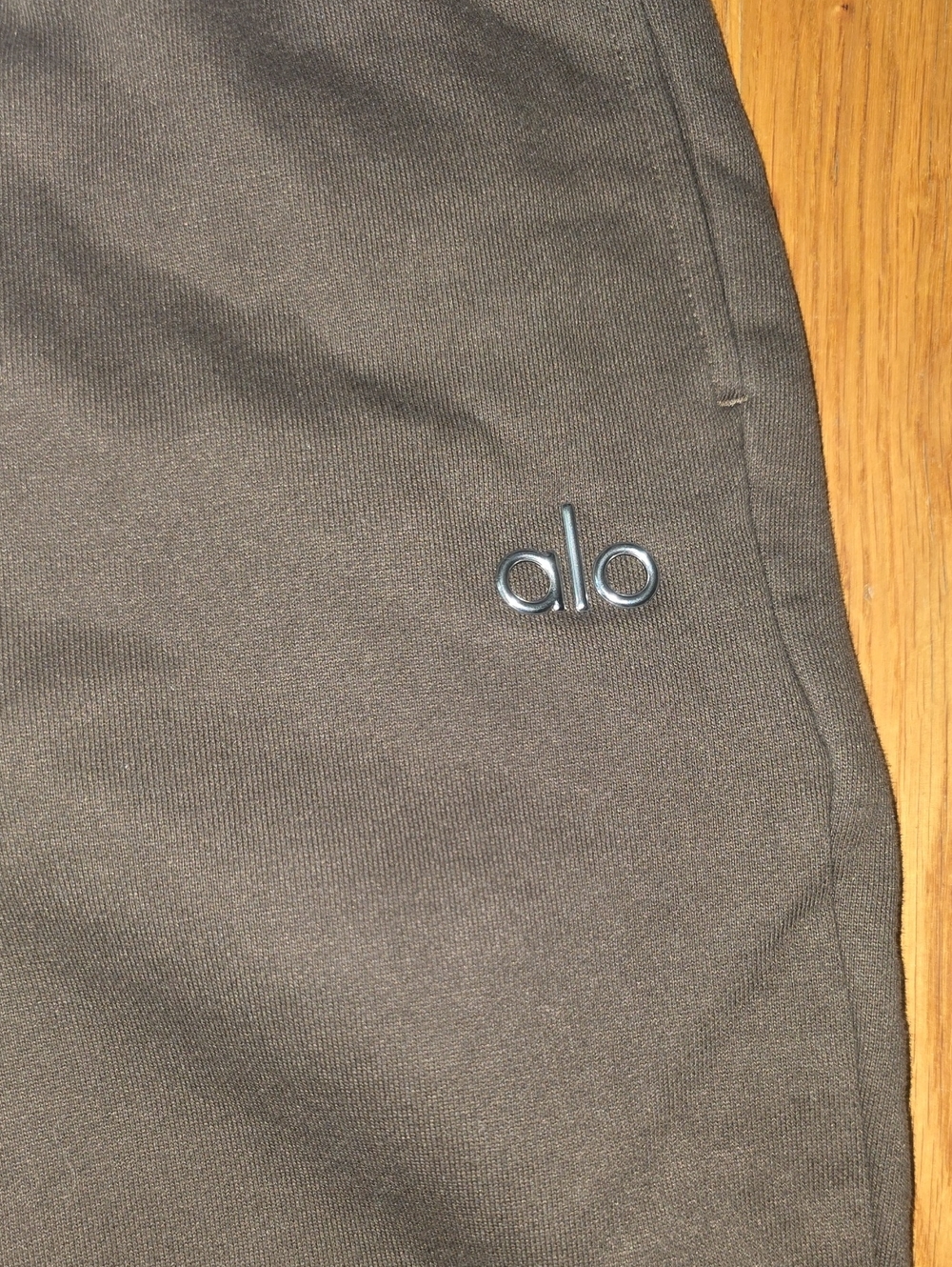 ALO chocolate Brown Joggers - Picture 2 of 3